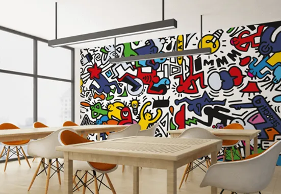 Visualización de un interior con mural gráfico de colores